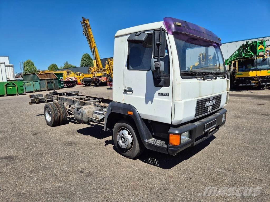 MAN LE 2000 Шасі з кабіною
