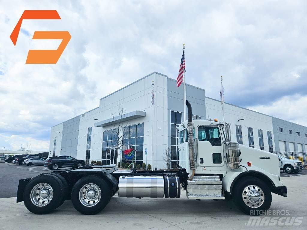 Kenworth T 800 Тягачі