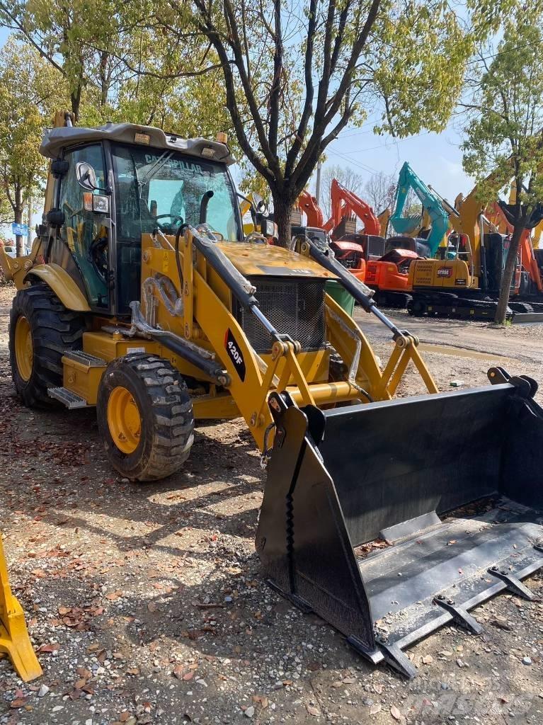 CAT 420 F Екскаватори-навантажувачі