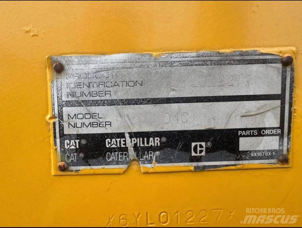 CAT D4C3 Гусеничні бульдозери