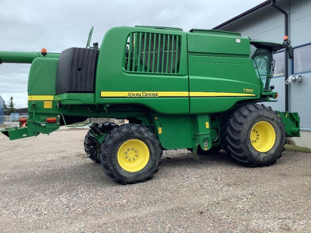 John Deere T560 Зернозбиральні комбайни