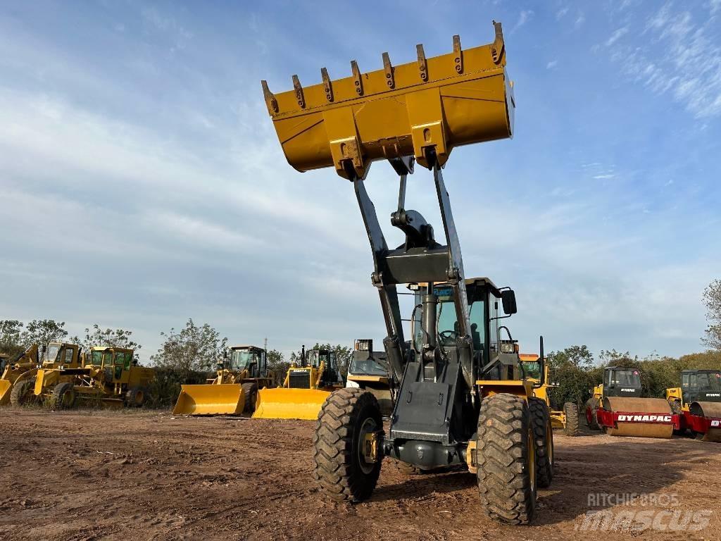 XCMG LW 500 F Фронтальні навантажувачі