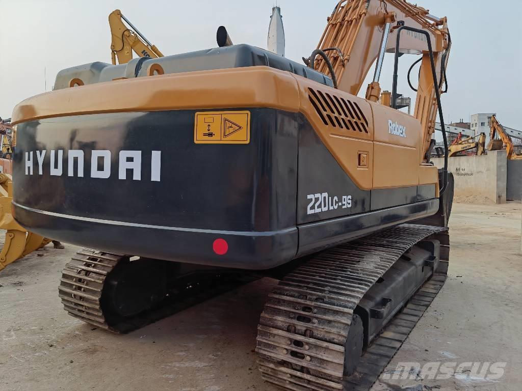 Hyundai 220LC-9S Гусеничні екскаватори