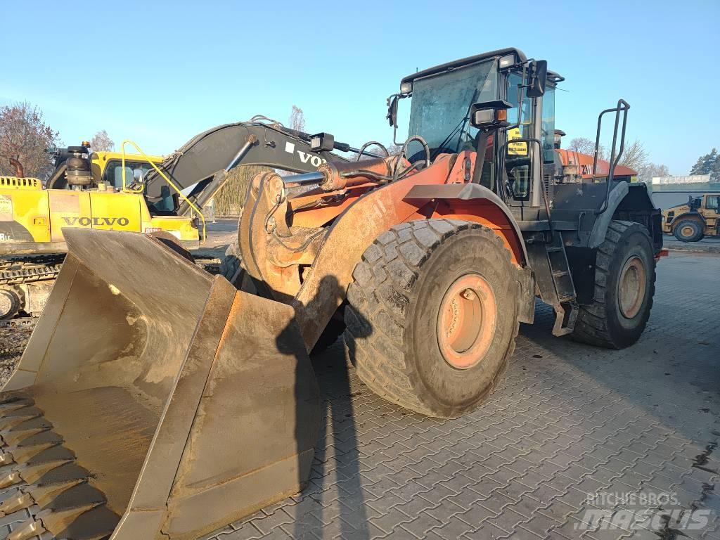 Hitachi ZW 310 Фронтальні навантажувачі