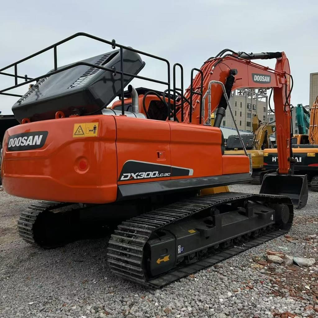 Doosan 300LC-9C Гусеничні екскаватори
