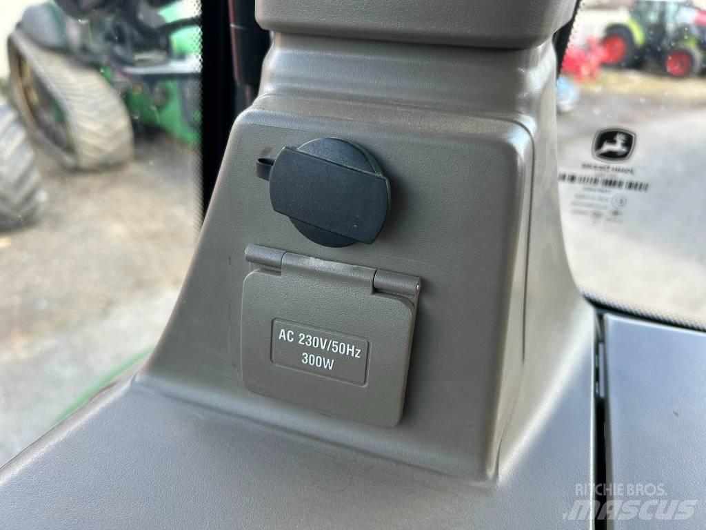 John Deere 8RX410 Трактори
