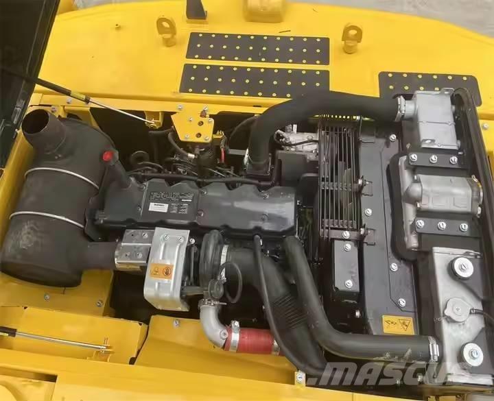 Komatsu PC220-8 Гусеничні екскаватори