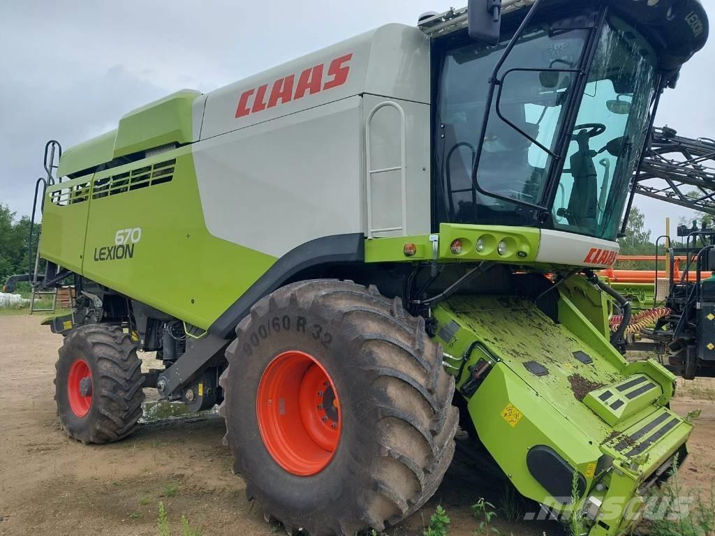 CLAAS Lexion 670 Зернозбиральні комбайни