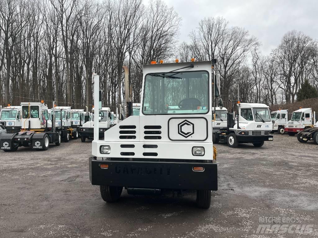 Capacity TJ5000 DOT Термінальні трактори