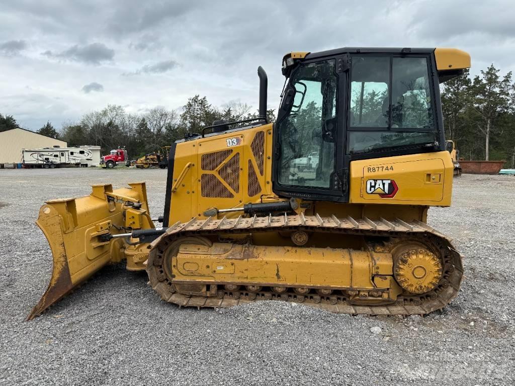 CAT D3 Гусеничні бульдозери
