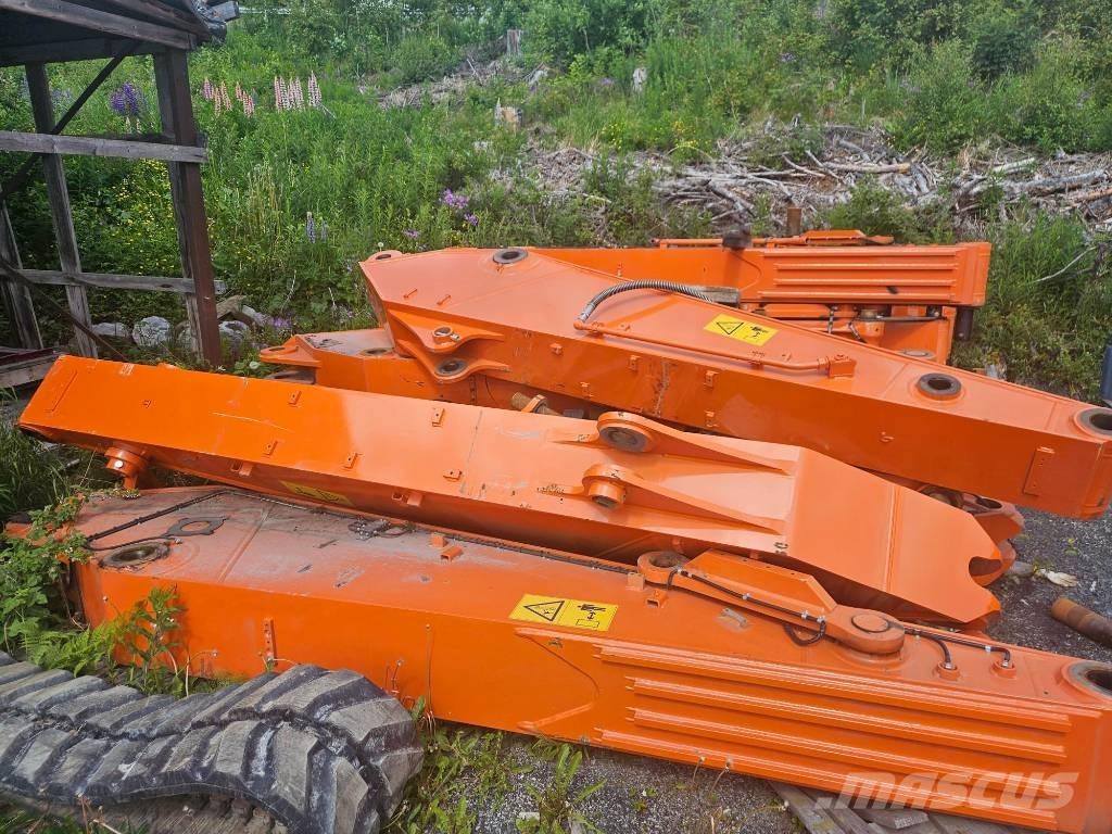 Hitachi ZX 350 LC-7 Бони і ковші
