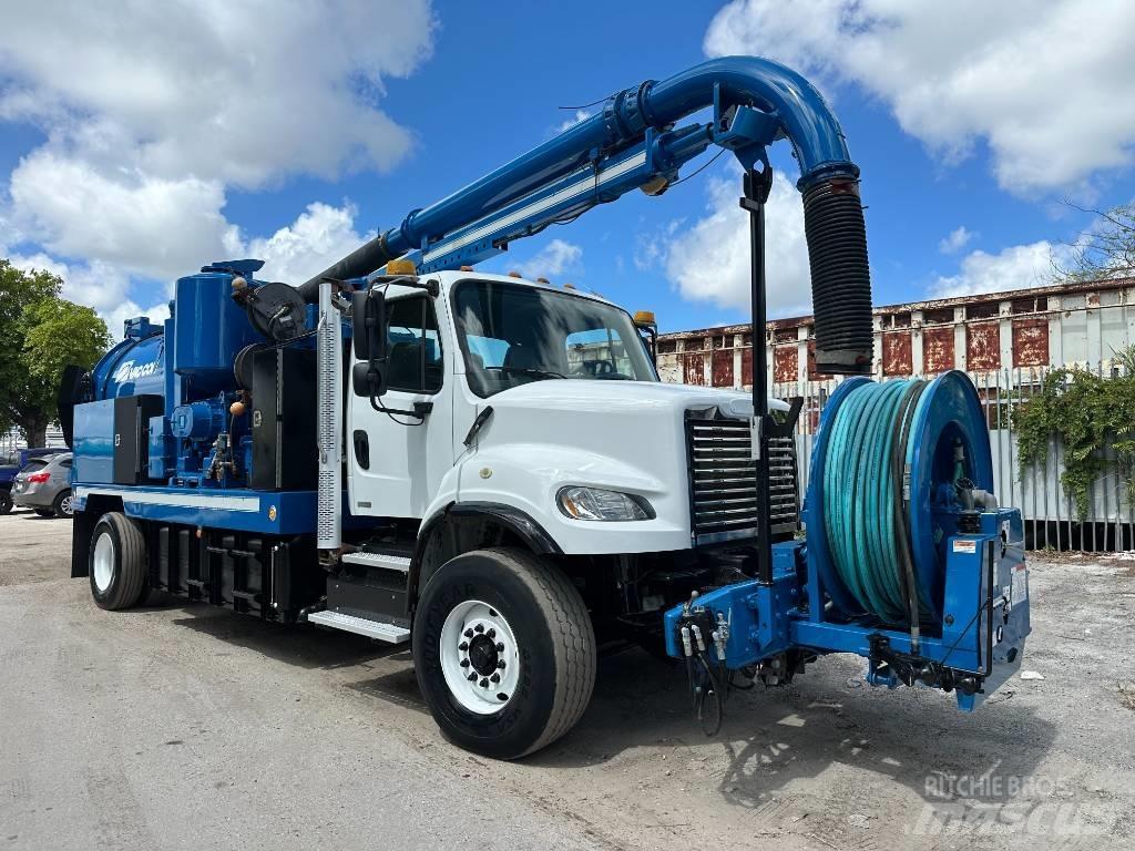 Freightliner M2 Комбі/Вакуумні вантажівки