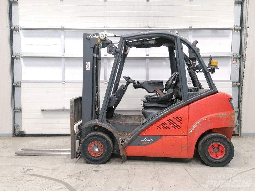 Linde H25D-02 Дизельні навантажувачі