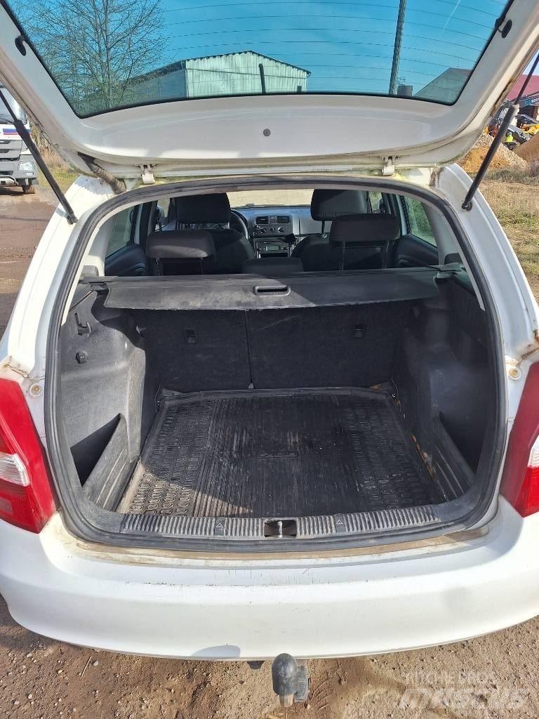Skoda Fabia Автомобілі