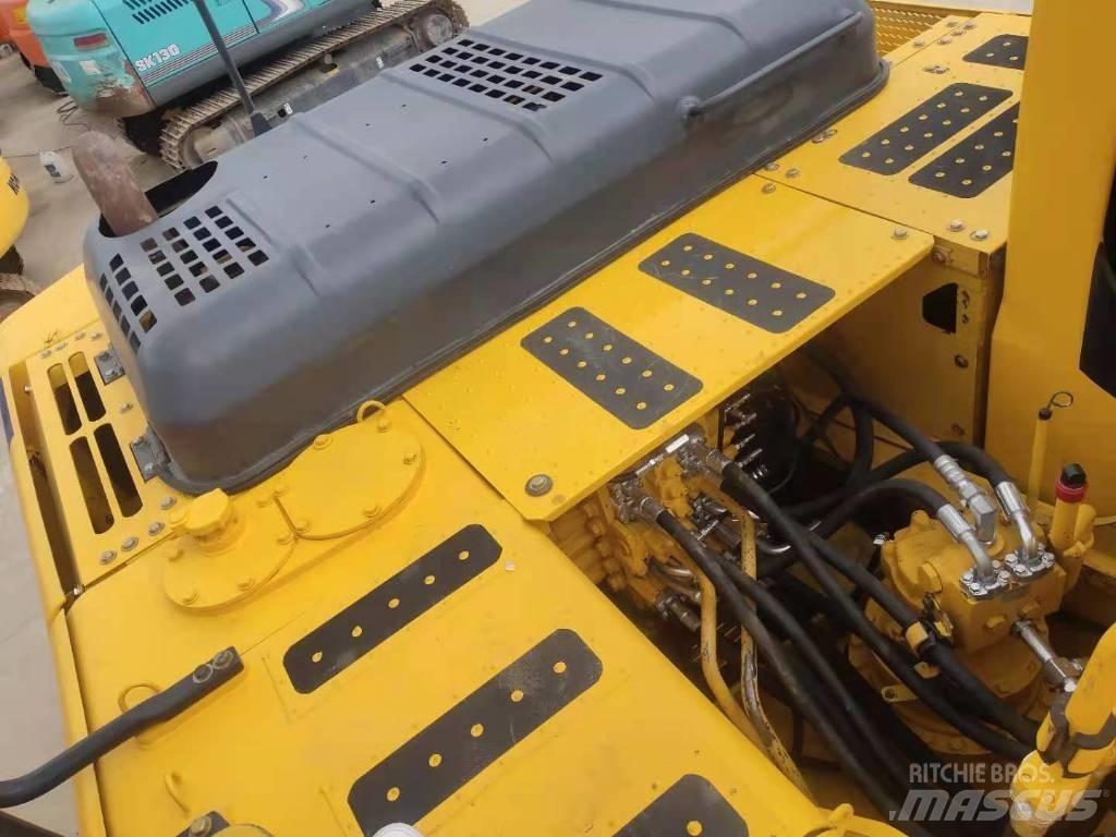 Komatsu 220-8 Гусеничні екскаватори