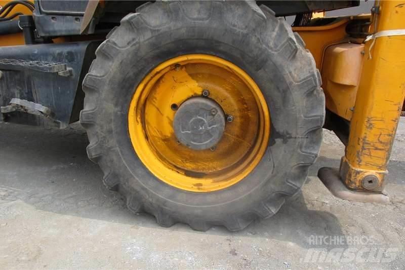 JCB 3DX4 Екскаватори-навантажувачі
