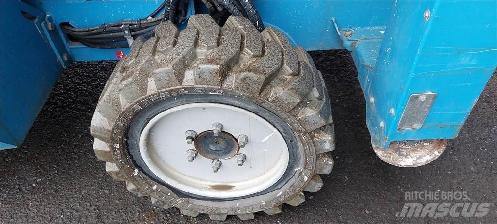  CX15, 4x4 Підйомники-ножиці
