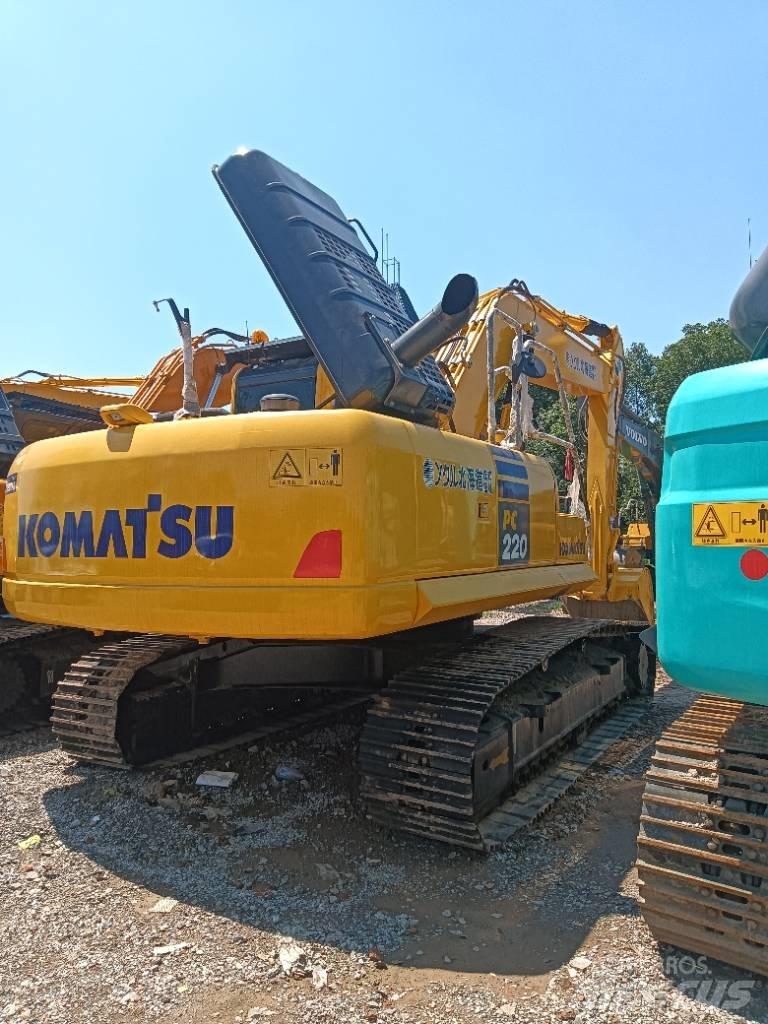 Komatsu PC 220 Гусеничні екскаватори