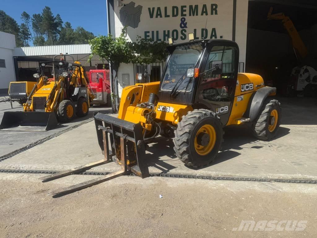 JCB 527-55 Телескопічний навантажувач