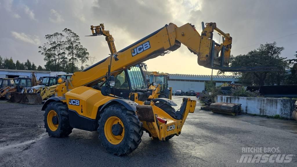JCB 540-140 Телескопічні навантажувачі