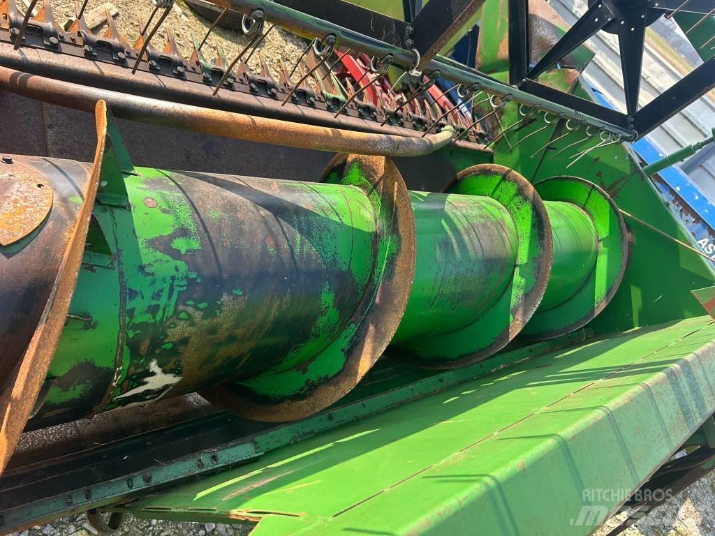 John Deere 2256 Зернозбиральні комбайни