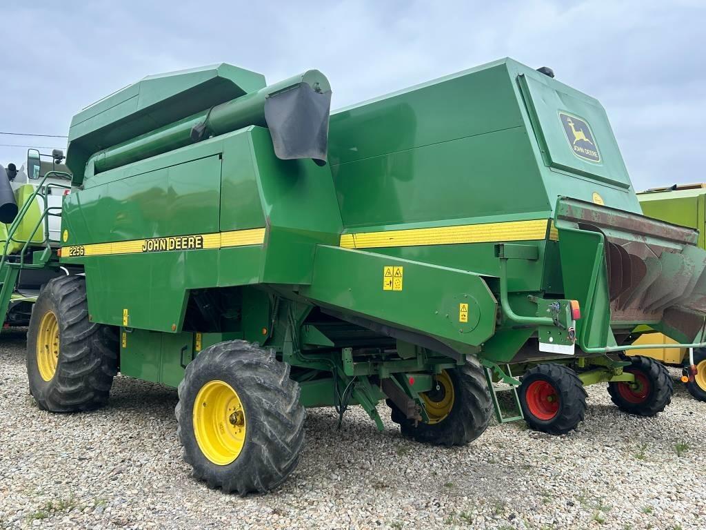 John Deere 2256 Зернозбиральні комбайни
