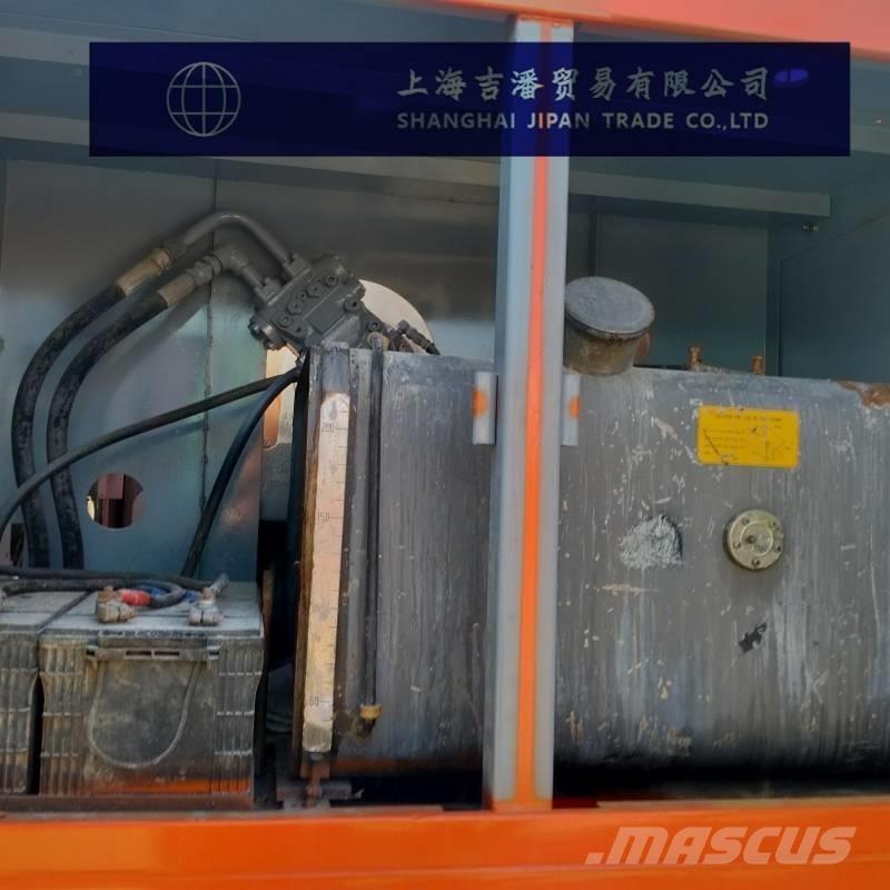 Hitachi KH 150-3 Гусеничні крани