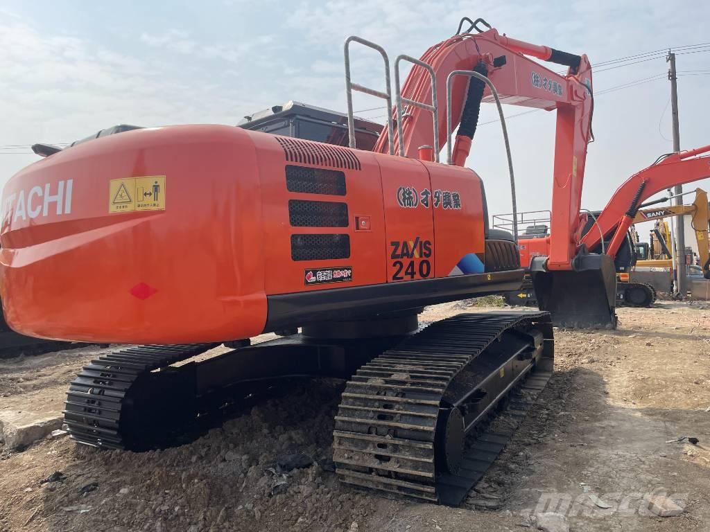 Hitachi ZX 240 Гусеничні екскаватори
