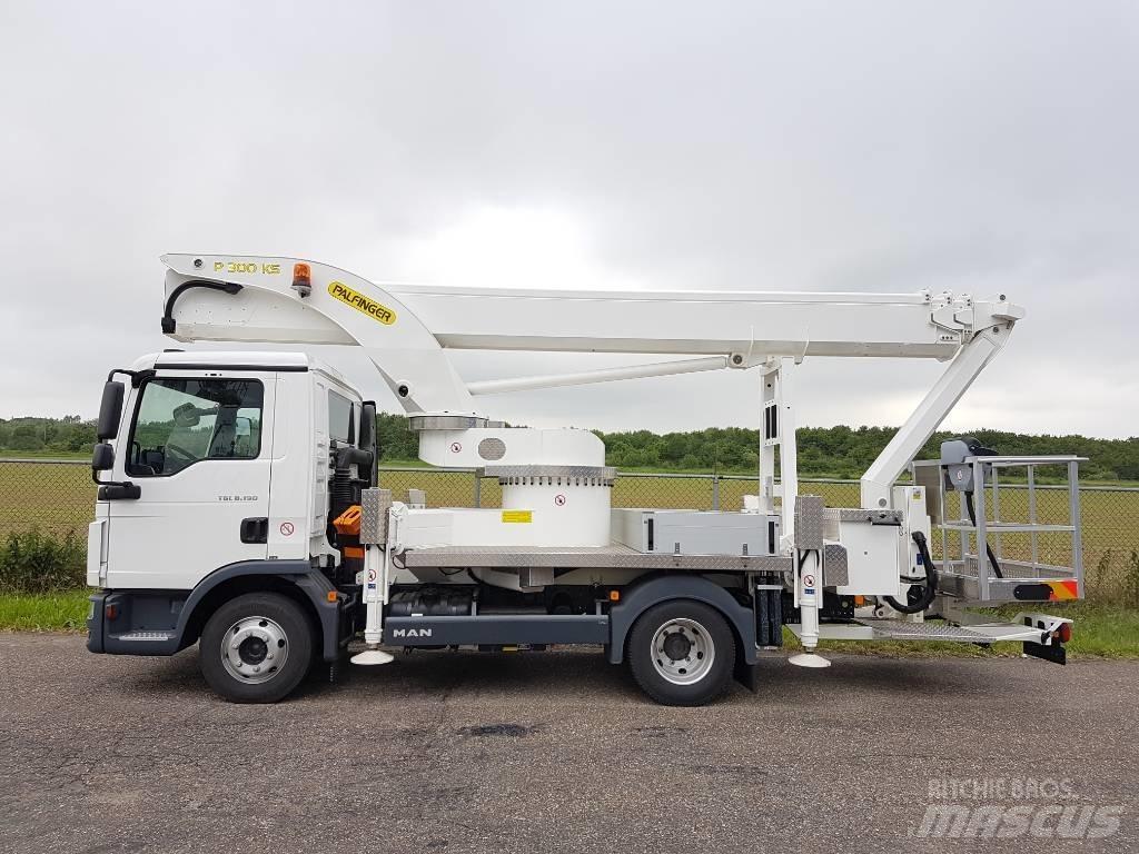 Palfinger P 300 KS Автовишки на базі вантажівки