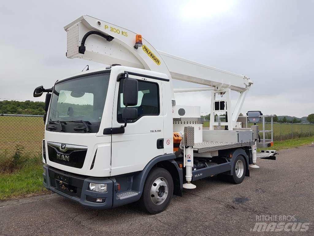 Palfinger P 300 KS Автовишки на базі вантажівки