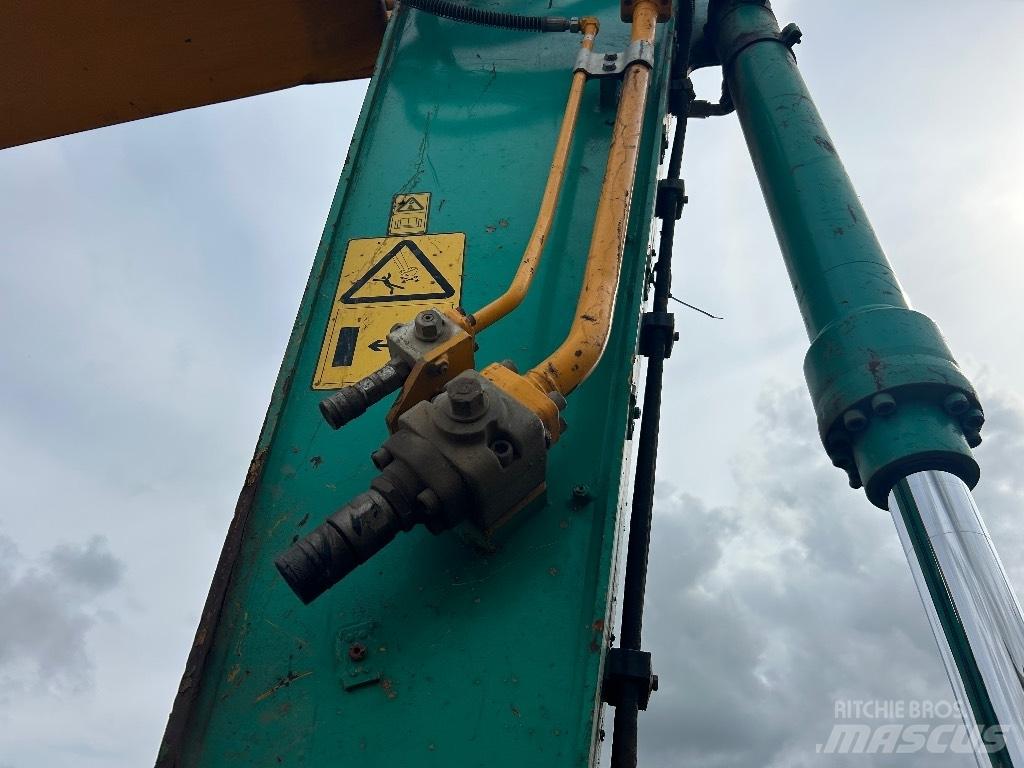JCB 220X LC Гусеничні екскаватори