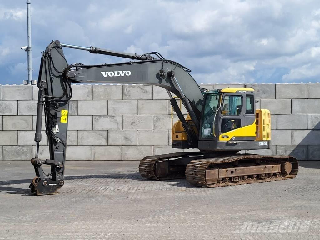 Volvo ECR 235 DL Гусеничні екскаватори