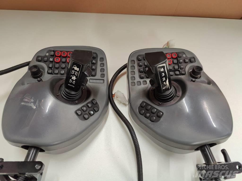 Komatsu Joysticks Електроніка