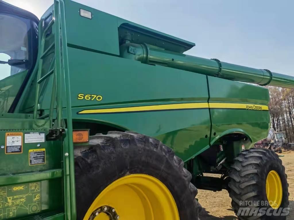 John Deere S670 Зернозбиральні комбайни