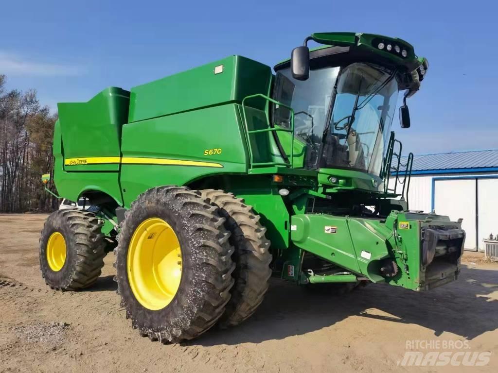 John Deere S670 Зернозбиральні комбайни
