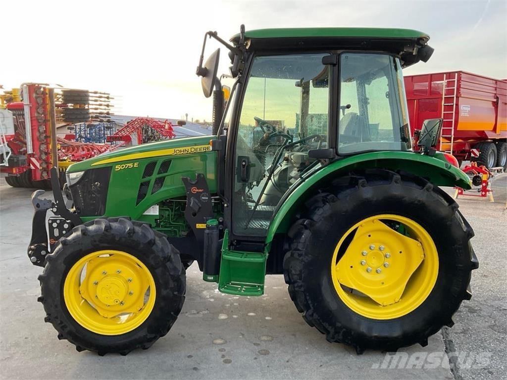 John Deere 5075E Трактори