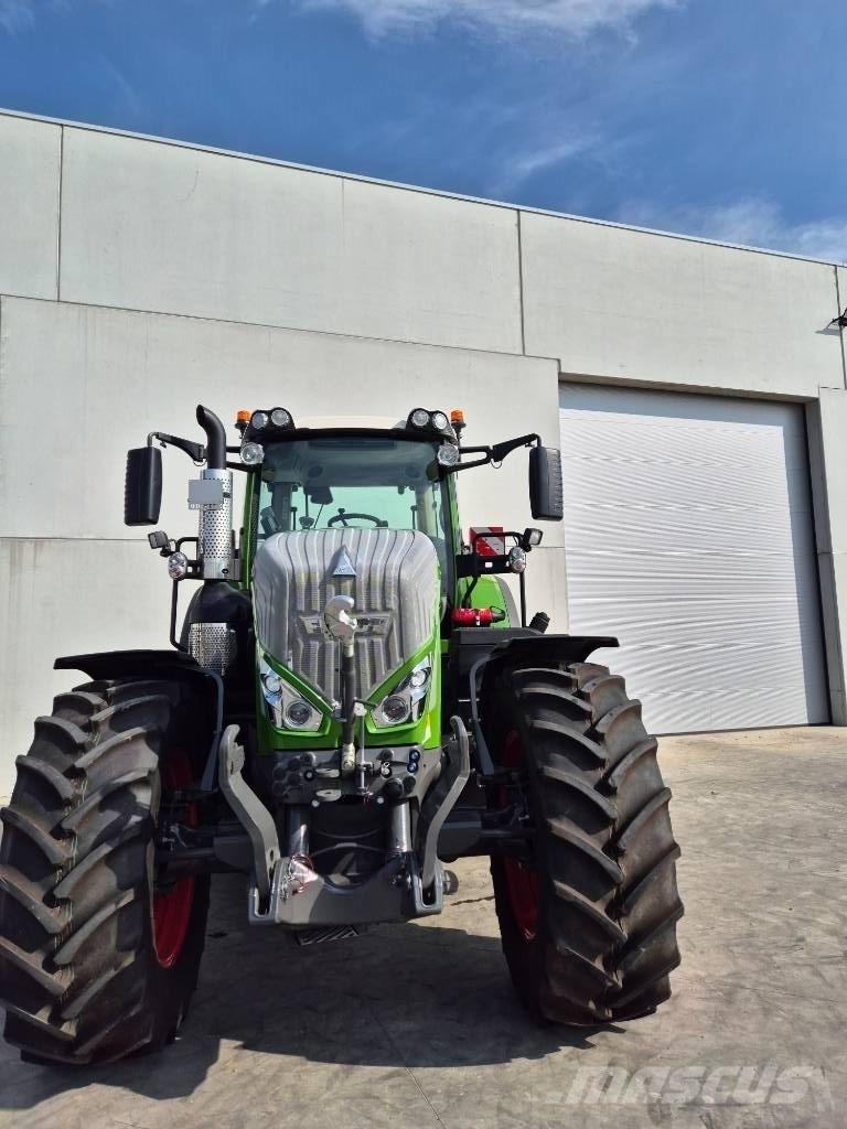 Fendt 822 Vario Трактори
