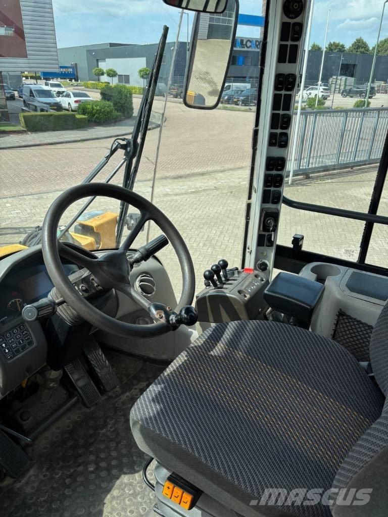 Volvo L 70 F Фронтальні навантажувачі