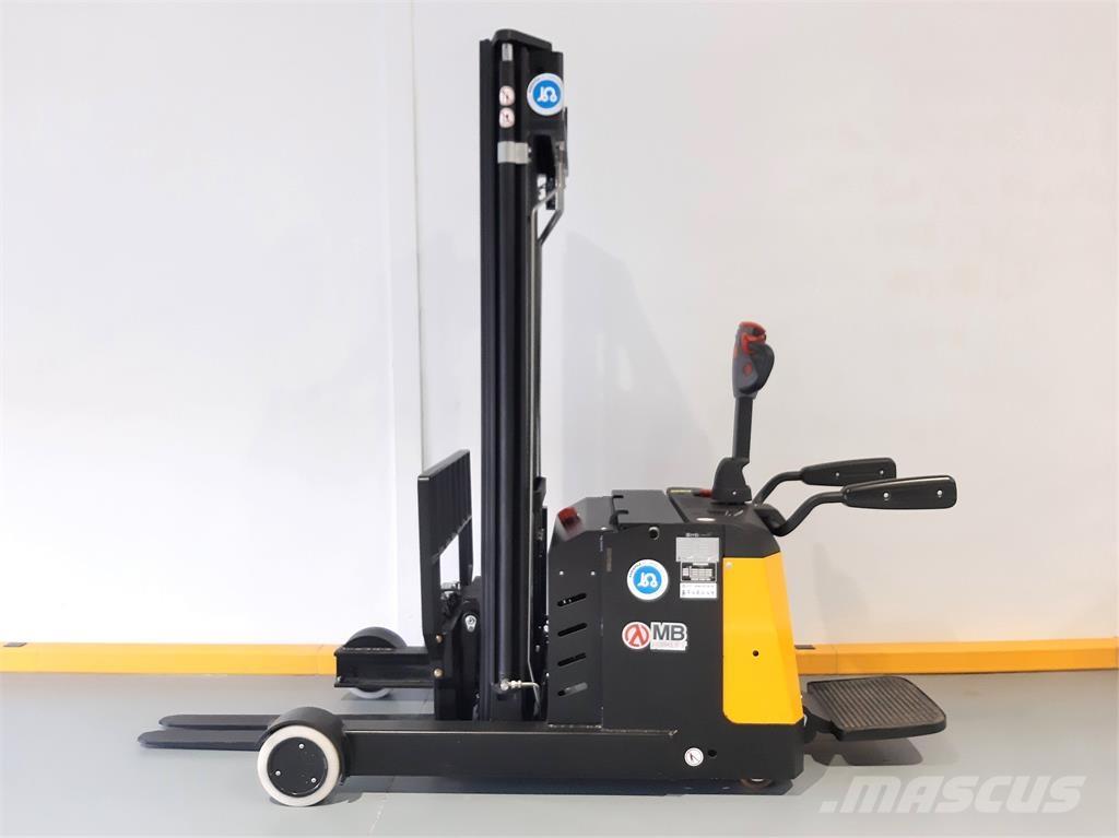  MB Forklift CQE15R Самохідні електроштабелери