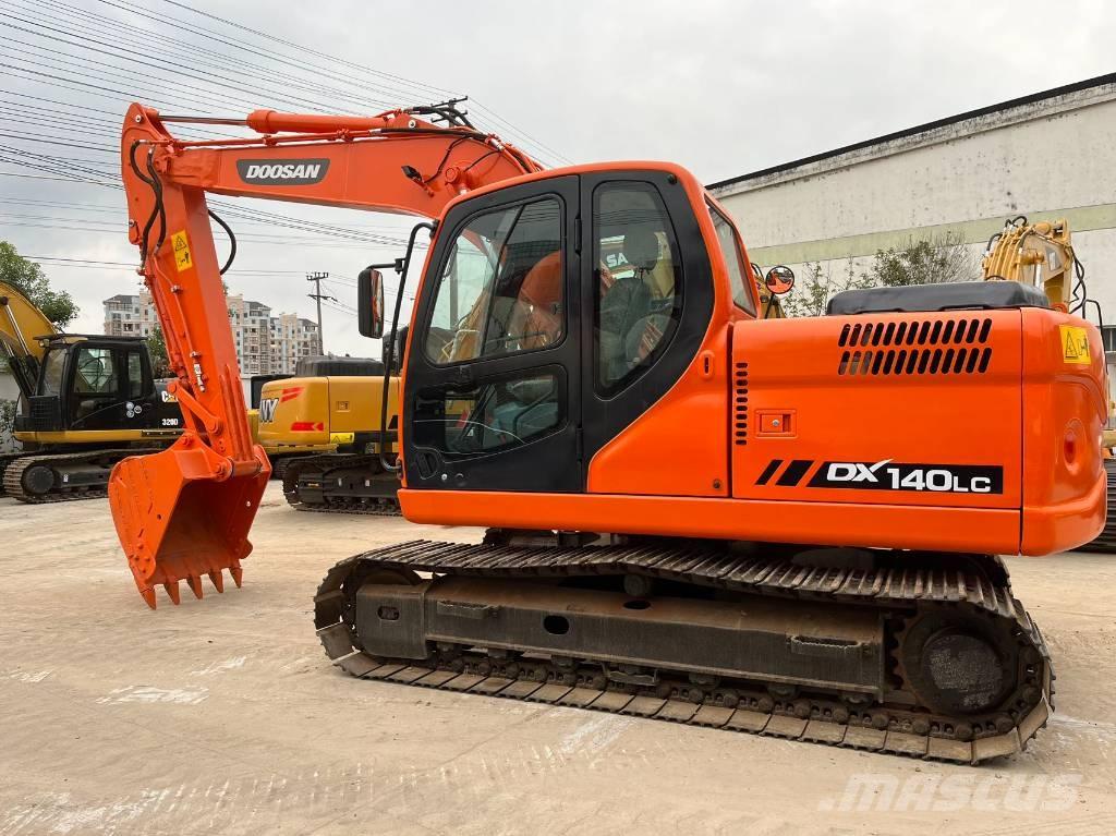 Doosan DX 140 LC Гусеничні екскаватори