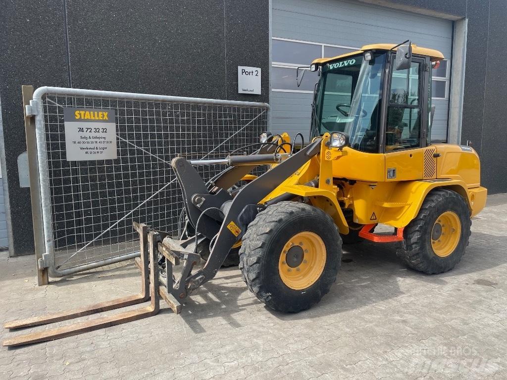 Volvo L30G Малі навантажувачі