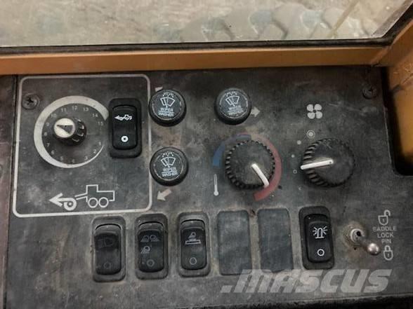 DEERE 772CH Грейдери