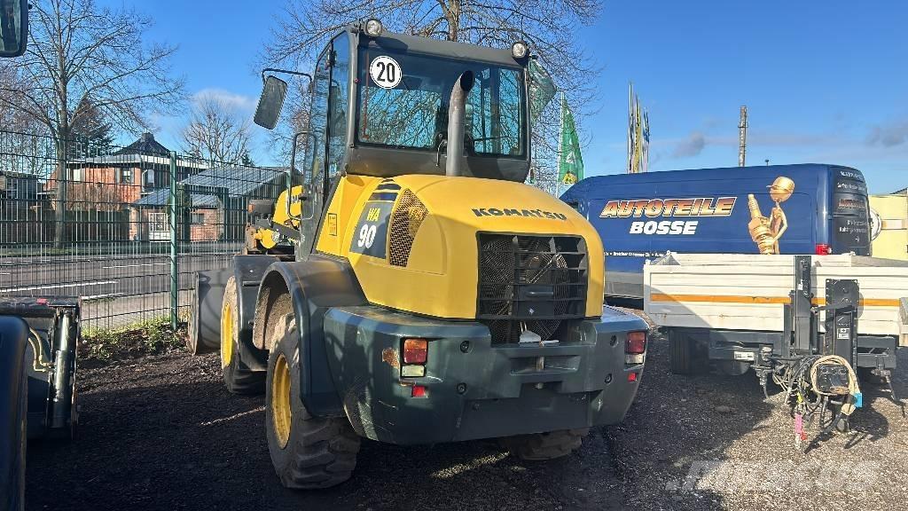 Komatsu WA 90 Фронтальні навантажувачі