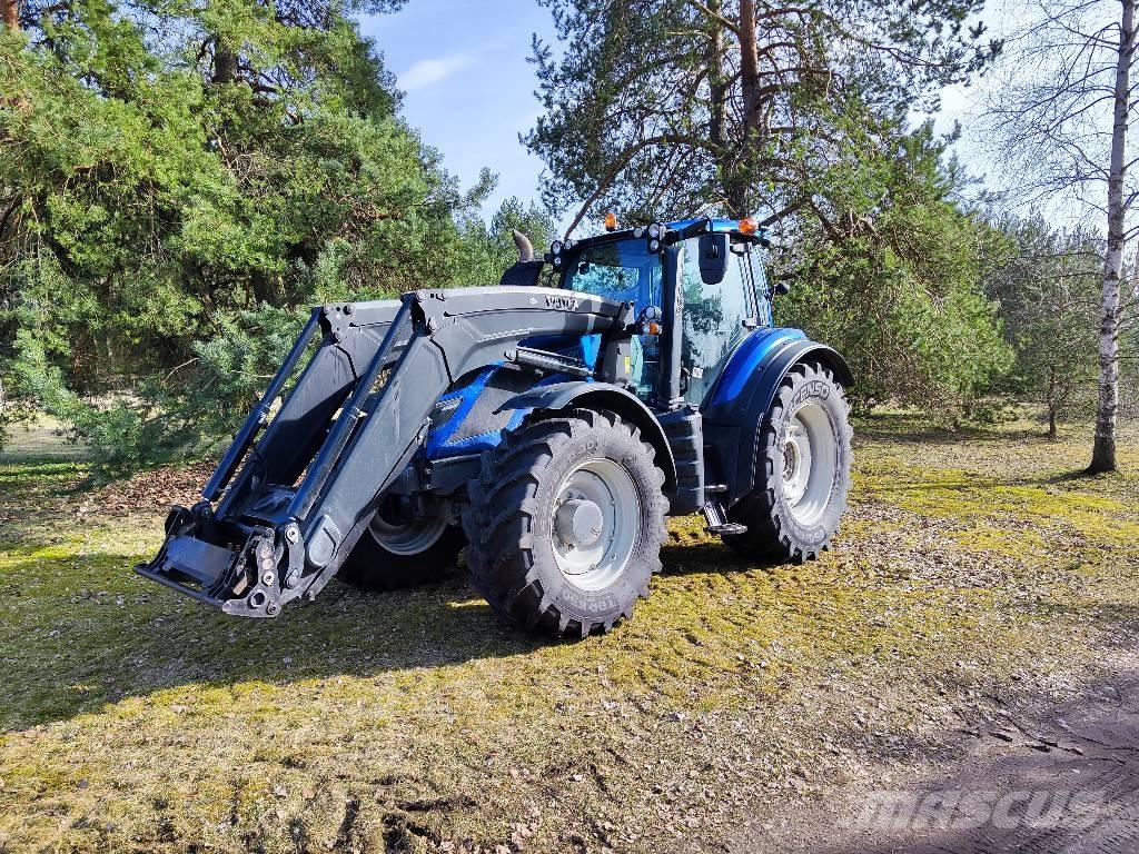 Valtra T 194 Active Трактори