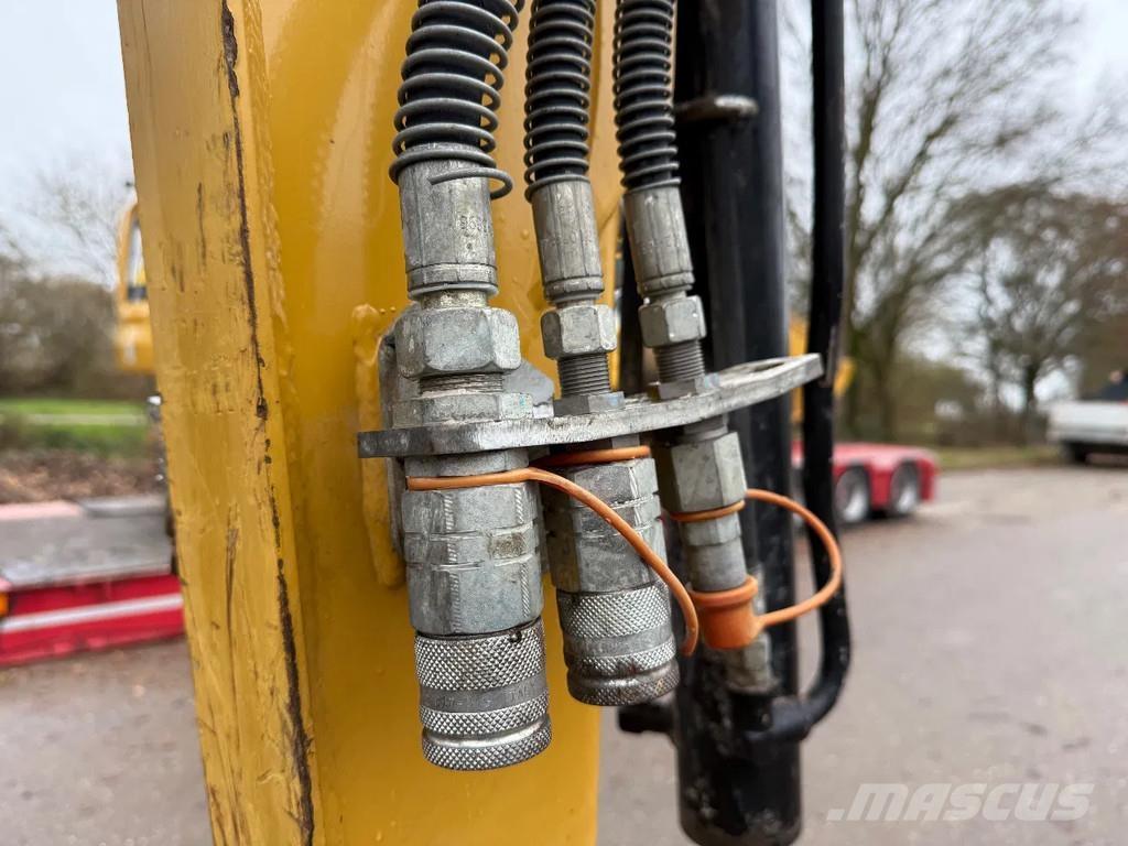 CAT 302.7D Міні-екскаватори < 7т