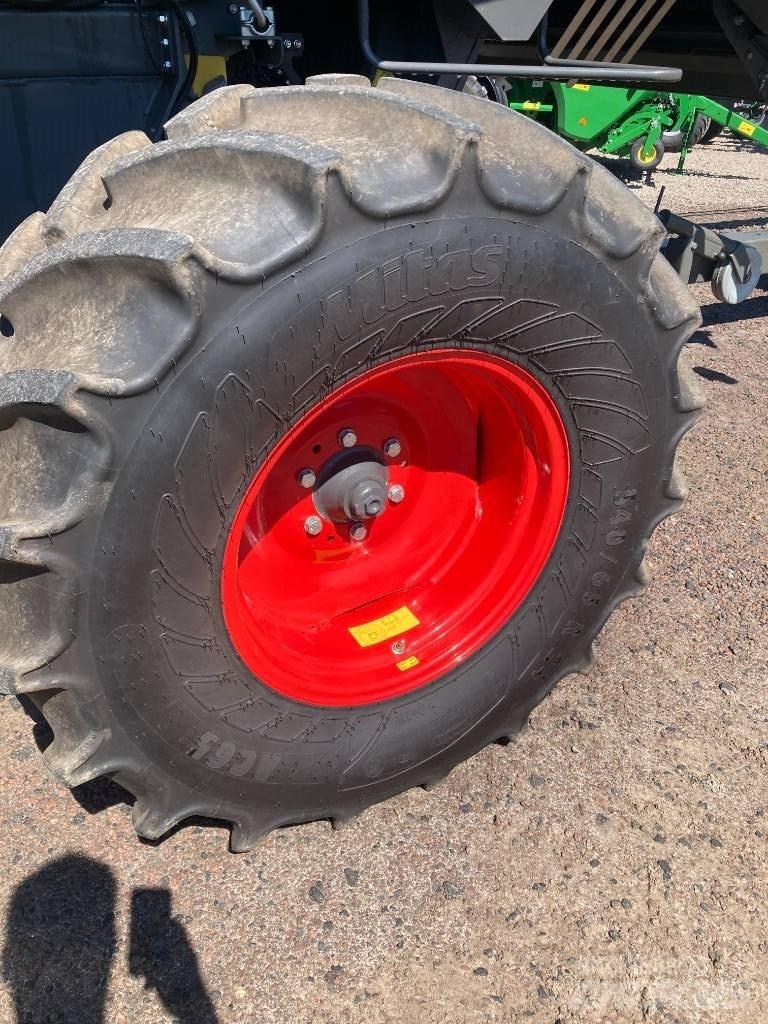 Fendt 5335 C Зернозбиральні комбайни