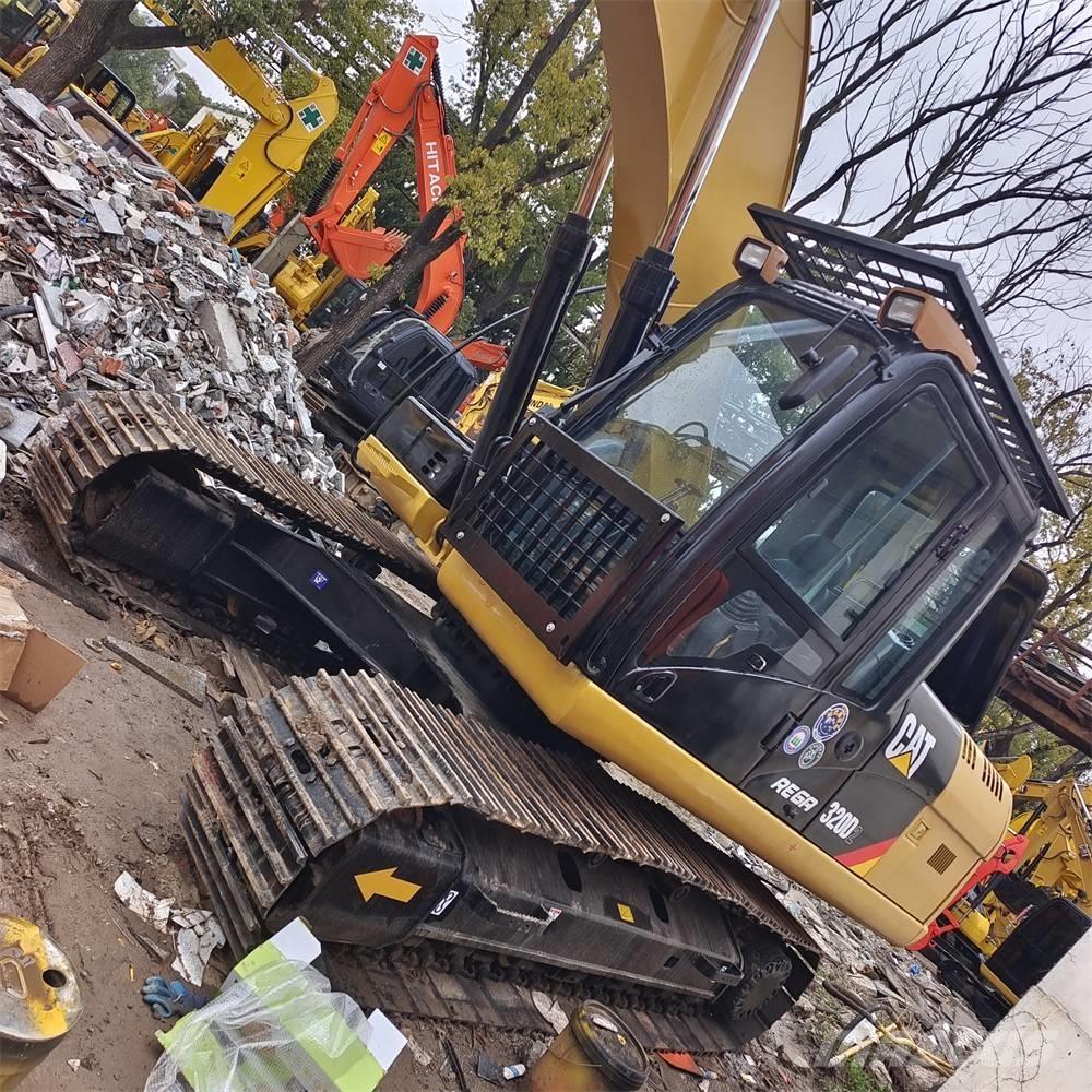 CAT 320 D L Гусеничні екскаватори