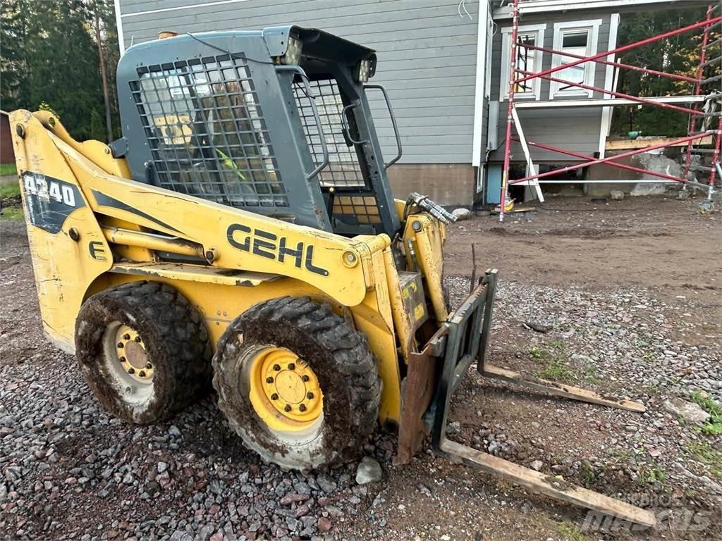 Gehl 4240 Міні-навантажувачі