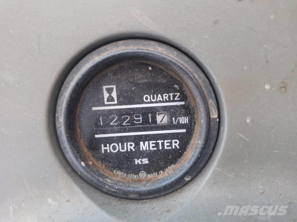 Kobelco SK135SRLC Гусеничні екскаватори