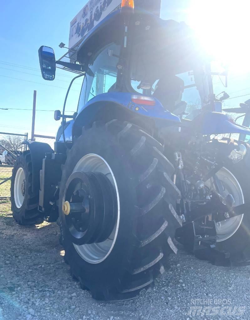 New Holland T 7.210 Трактори